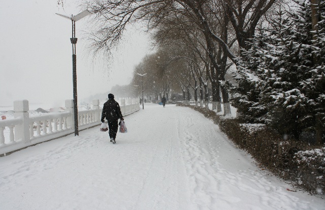 發(fā)朋友圈下雪高端句子 下雪了曬朋友圈怎么說(shuō)