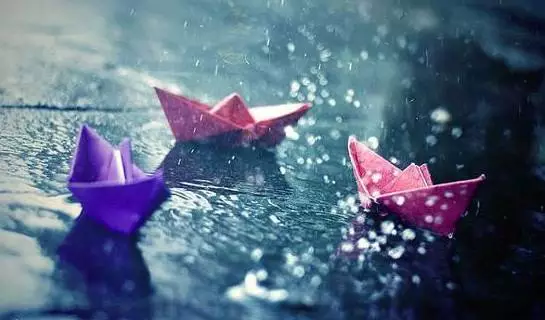 下雨了想發(fā)個(gè)朋友圈 雨天發(fā)朋友圈的句子